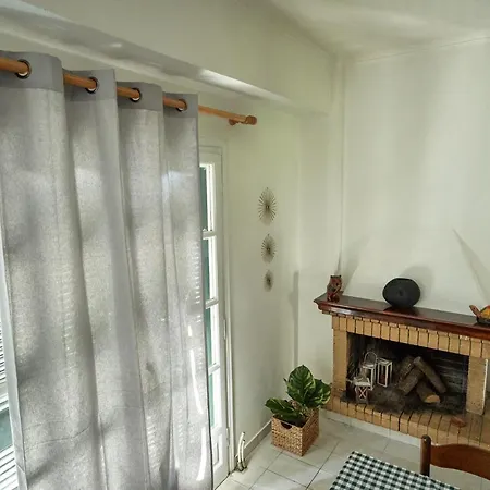 Μονοκατοικία Στο Κέντρο Με Τζάκι Apartment Patras Exterior photo