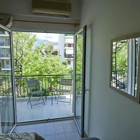 Μονοκατοικία Στο Κέντρο Με Τζάκι Apartment Patras Exterior photo